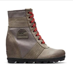 Sorel Women's Lexi Wedge Boots in Quarry Sz 7.5